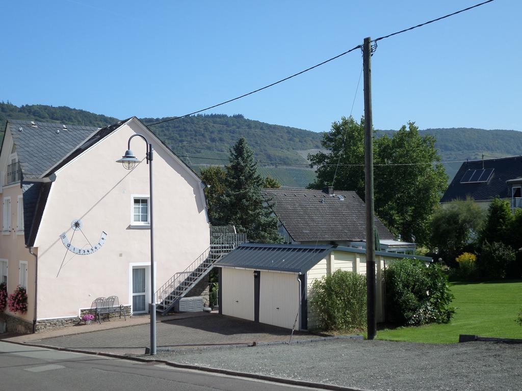 Ferienwohnungen Und Gaestezimmer Peter Busch Bernkastel-Kues Exterior foto